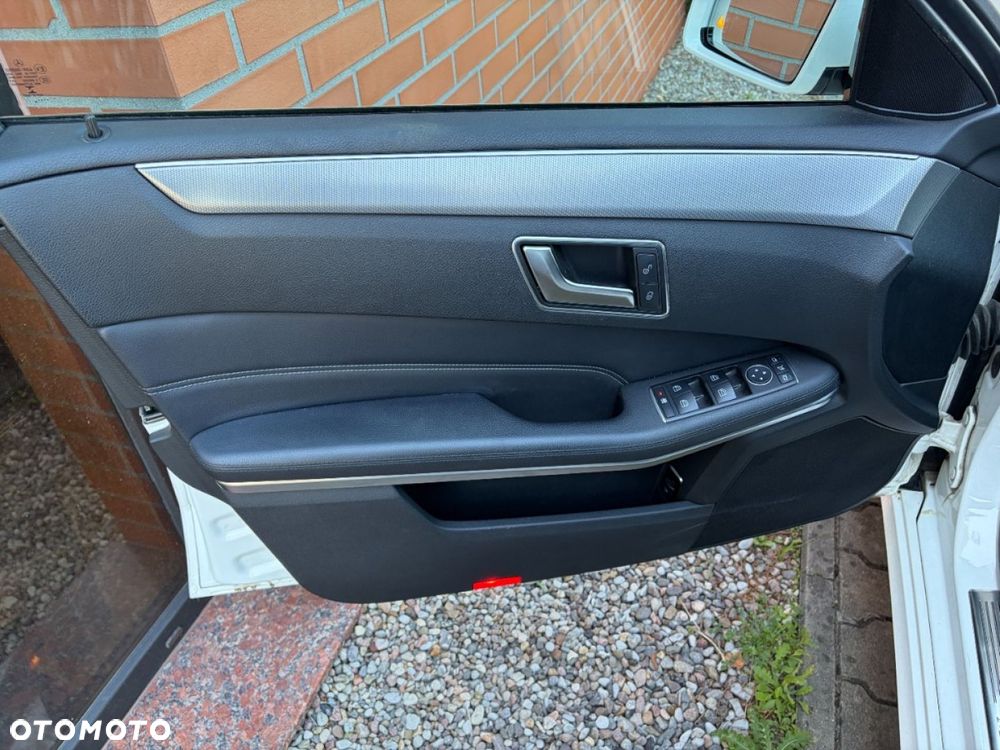 Mercedes-Benz Klasa E 250 CDI 7G-TRONIC Elegance - 24