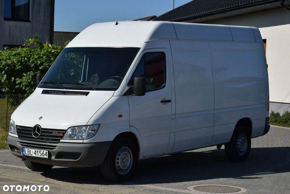 Mercedes-Benz Sprinter - 1