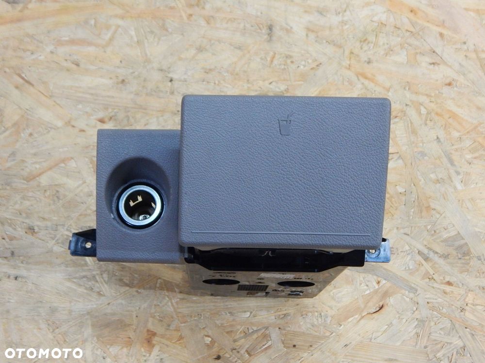 vw t5 lift uchwyt na kubek napoje popielniczka 7e1858601 - 1