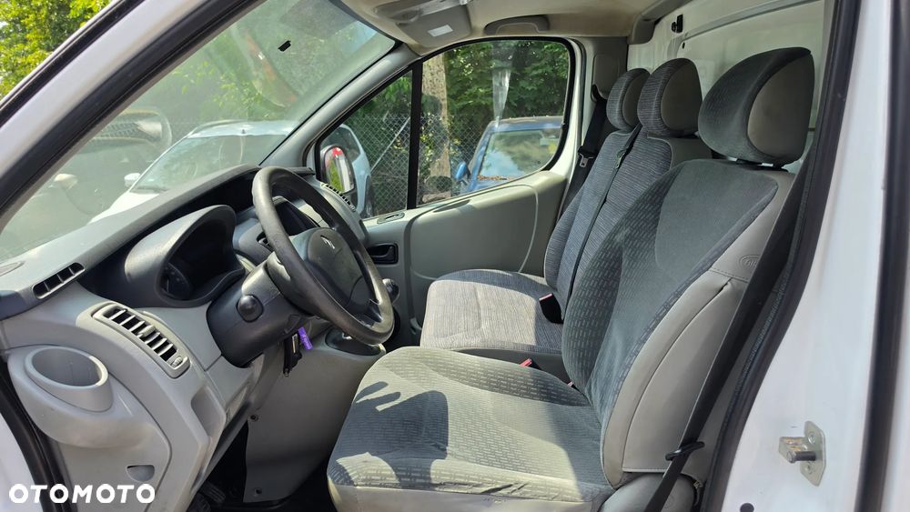 Renault TRAFIC - 12