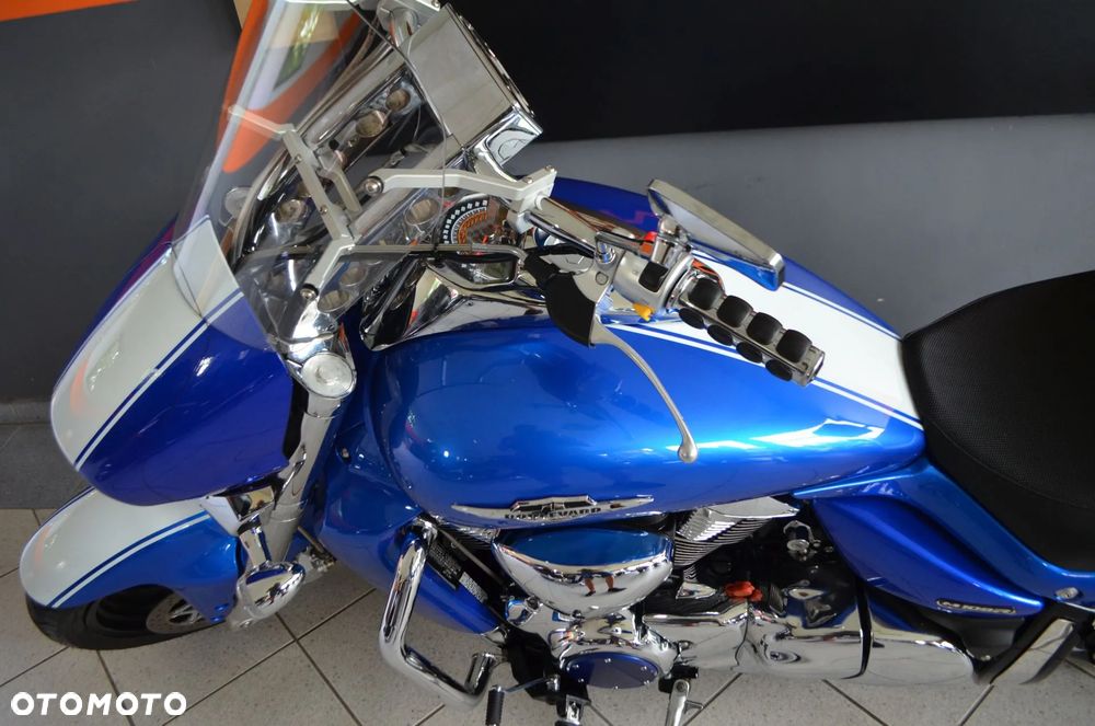 Suzuki Intruder - 26