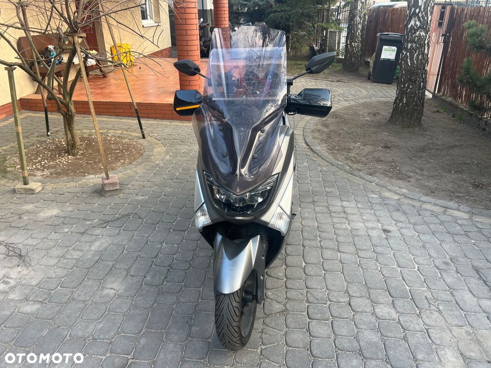 Yamaha NMAX - 9