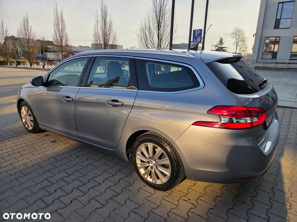 Peugeot 308 PureTech 130 GPF EAT8 Stop & Start Allure Business-Paket - 6