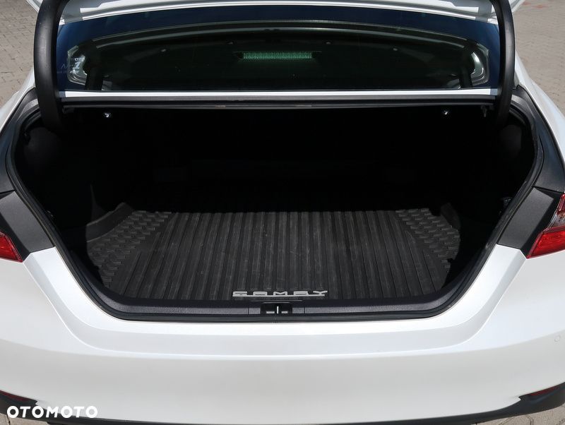 Toyota Camry 2.5 Hybrid Prestige CVT - 25