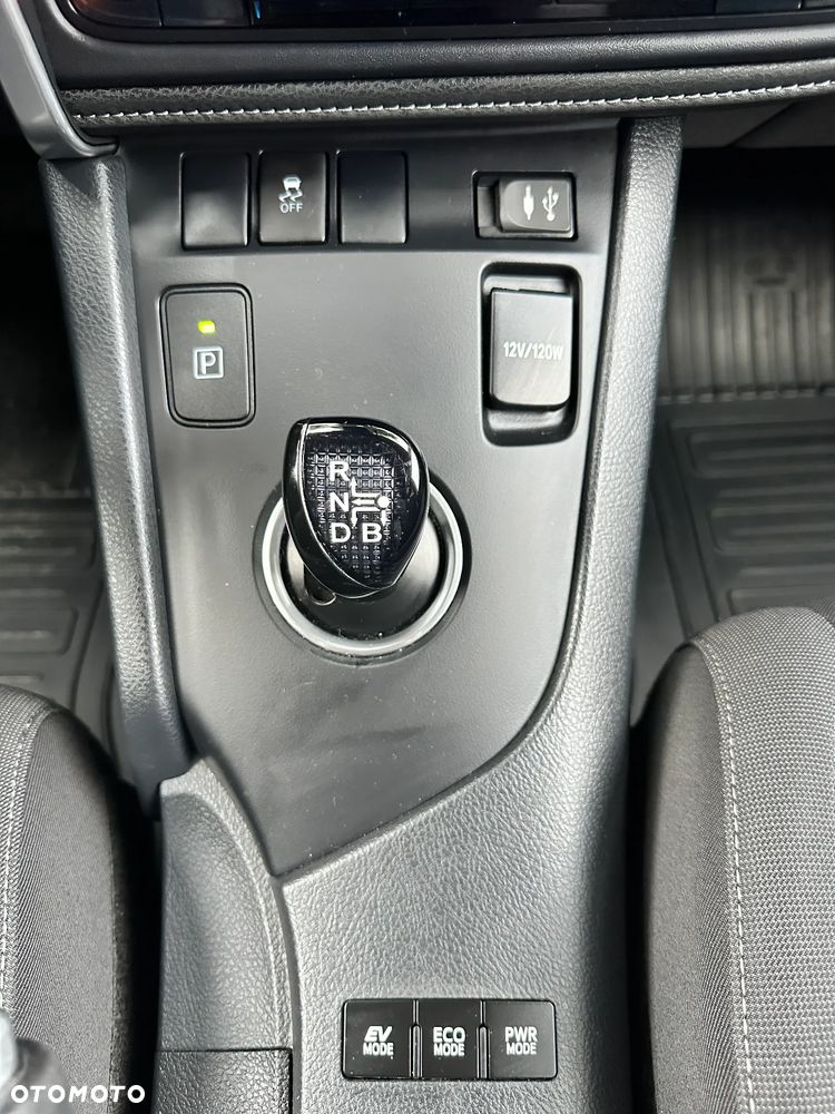 Toyota Auris 1.8 VVT-i Automatik Design Edition - 22
