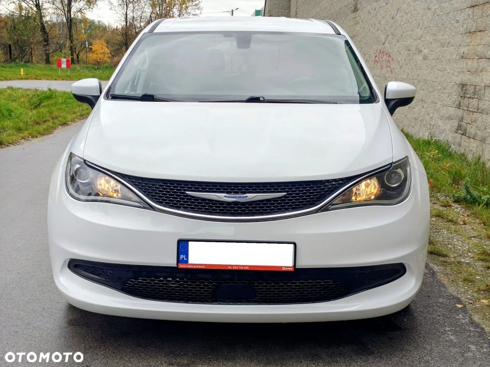 Chrysler Pacifica - 2