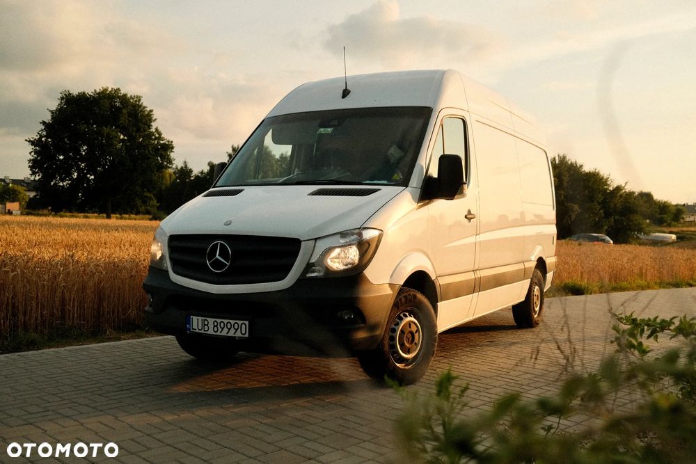 Mercedes-Benz Sprinter - 2