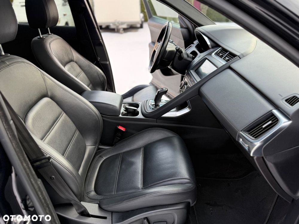 Jaguar E-Pace P200 AWD R-Dynamic S - 12