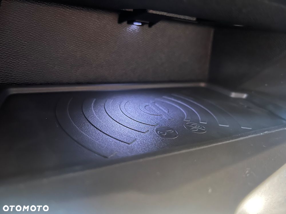 Peugeot 408 1.2 PureTech mHEV Allure S&S e-DSC6 - 17