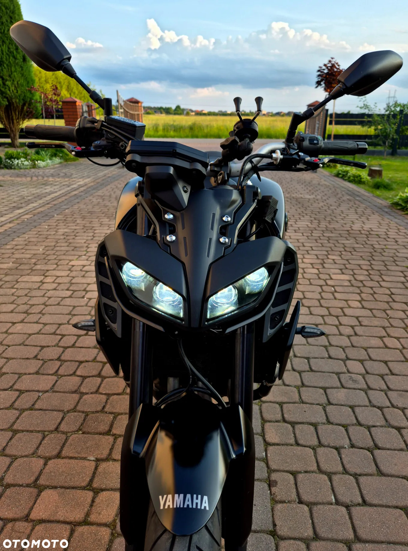 Yamaha MT - 8