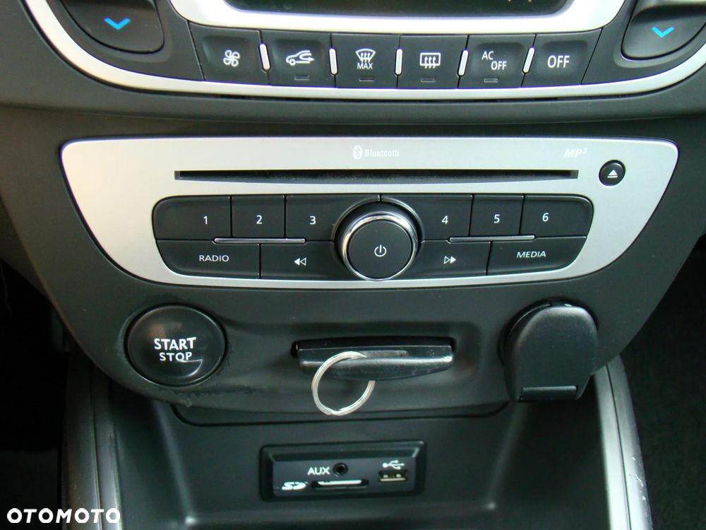 Renault Megane 1.6 16V 110 LIMITED - 23