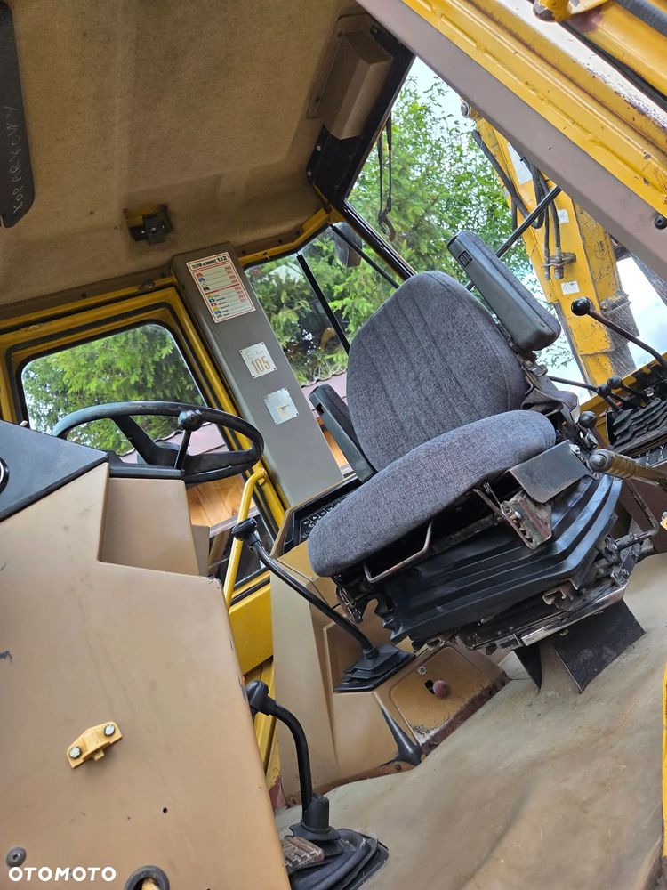 Caterpillar CAT 428B - 18