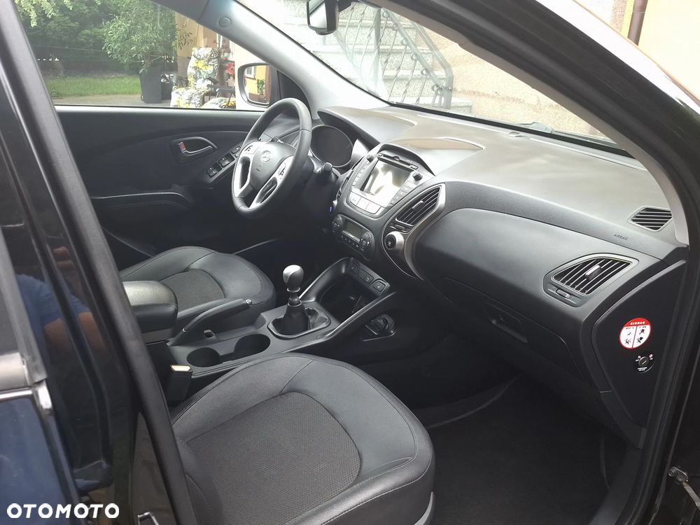 Hyundai ix35 1.7 CRDi 2WD blue Finale Gold - 6