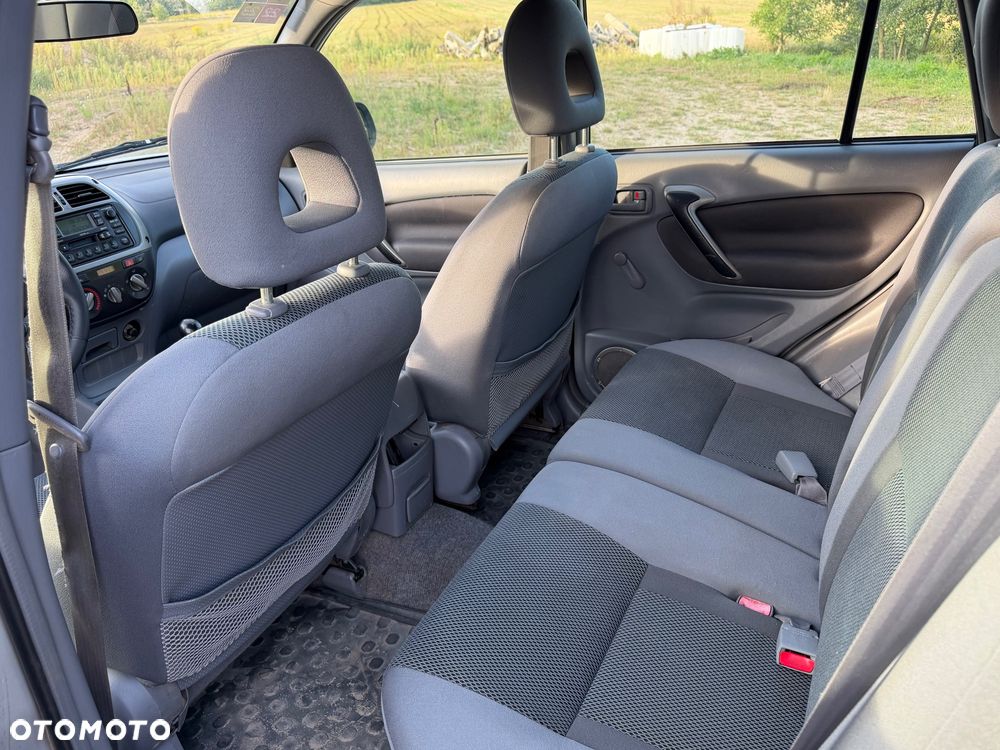 Toyota RAV4 - 9