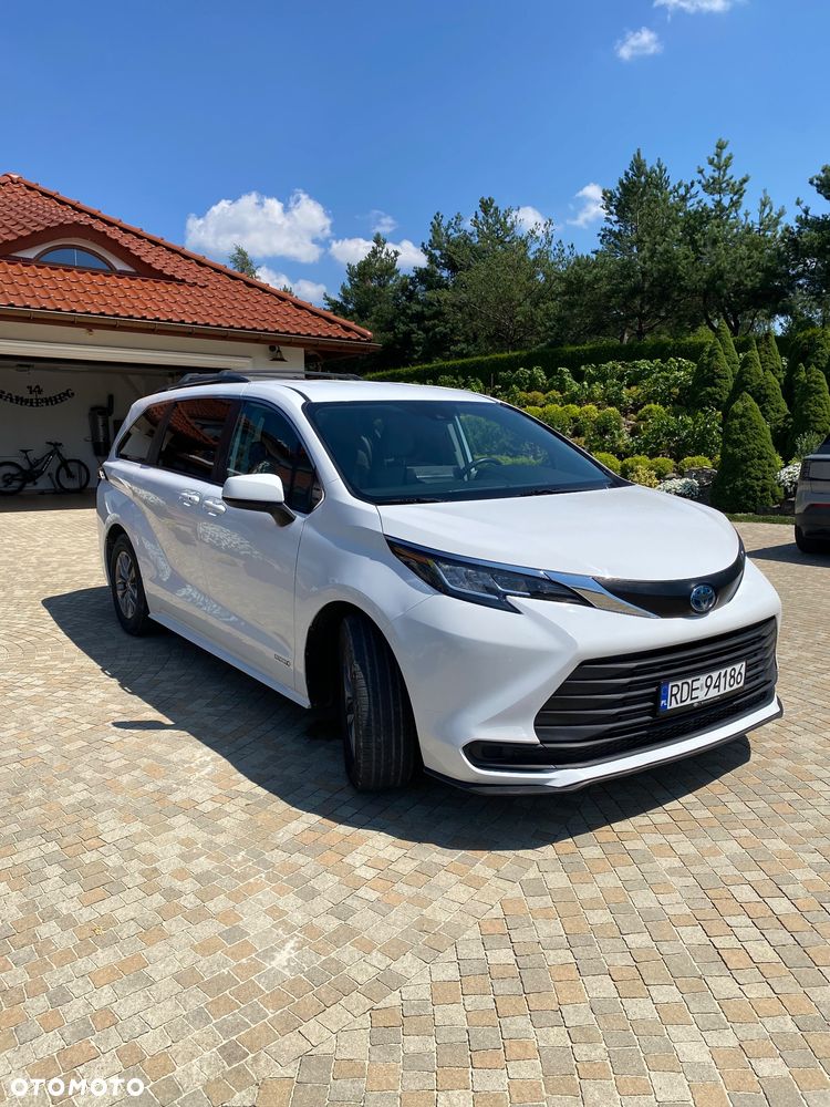 Toyota Sienna - 2