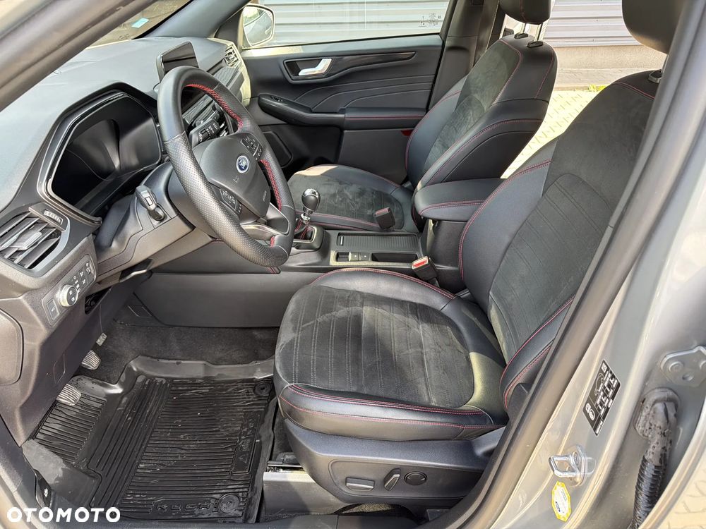 Ford Kuga 1.5 EcoBoost FWD ST-Line X - 13