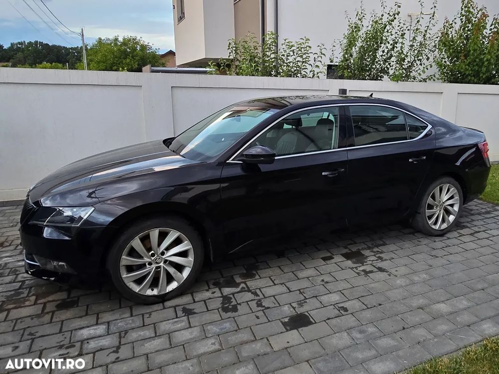 Skoda Superb 2.0 TDI DSG Style - 1