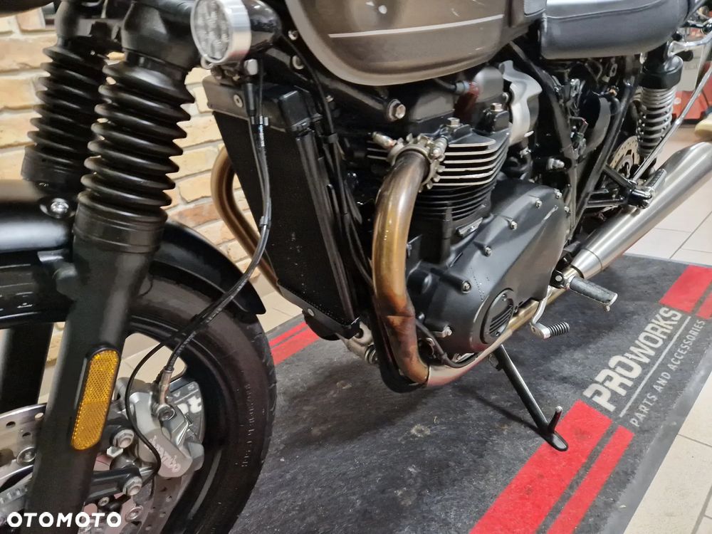 Triumph Street Twin - 33