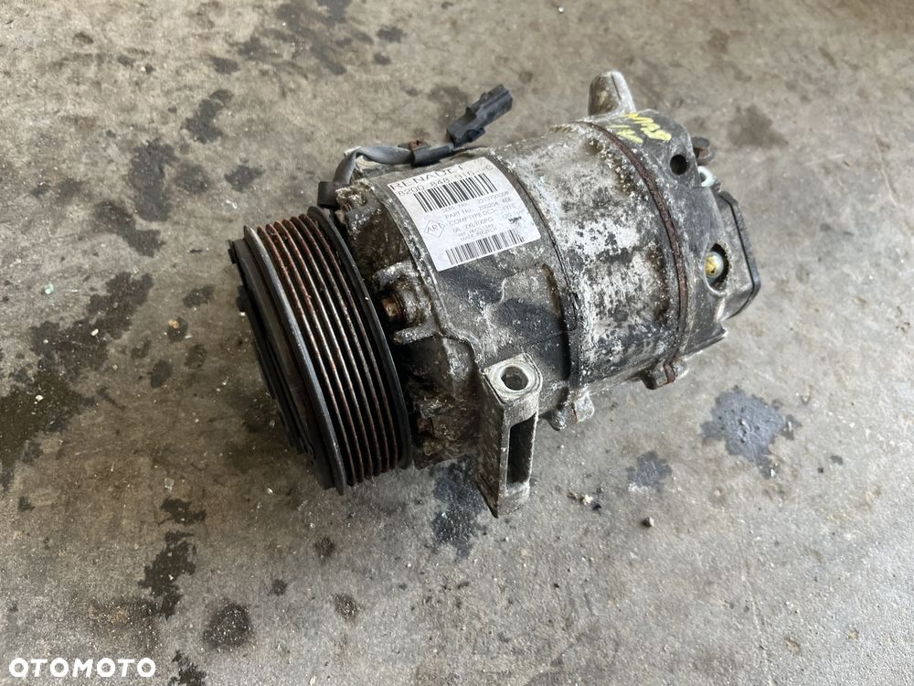 Sprężarka klimatyzacji 2.3 DCI Renault Master IV - 2