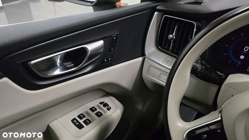 Volvo XC 60 B4 D AWD Inscription - 19