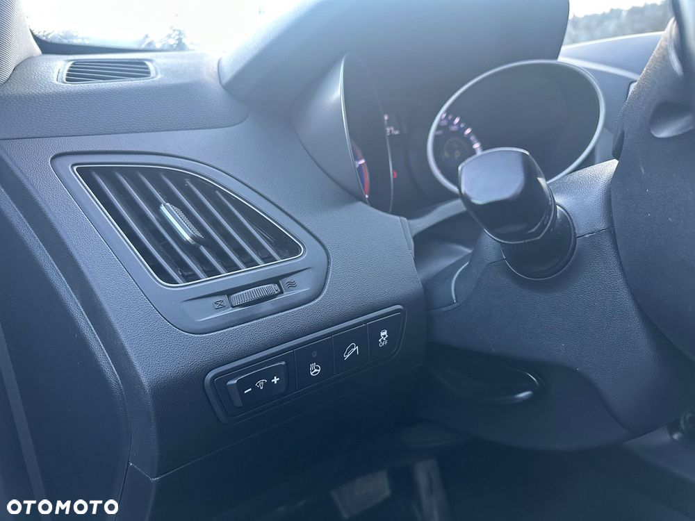 Hyundai ix35 2.0 CRDi 4WD Automatik Fifa World Cup Silver Edition - 10