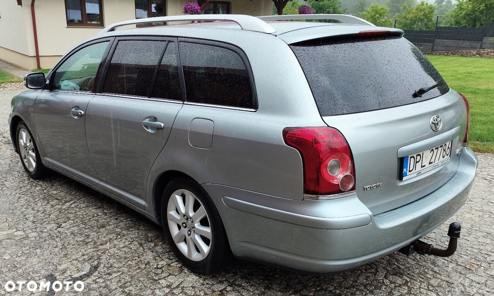 Toyota Avensis - 4