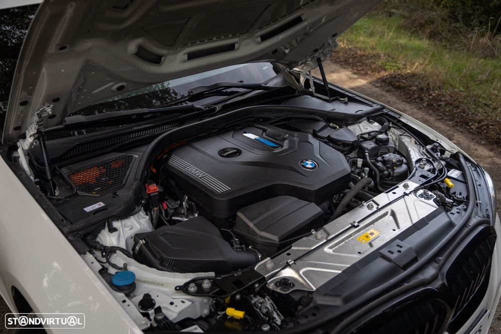BMW 330 e Touring Pack Desportivo M Auto - 17