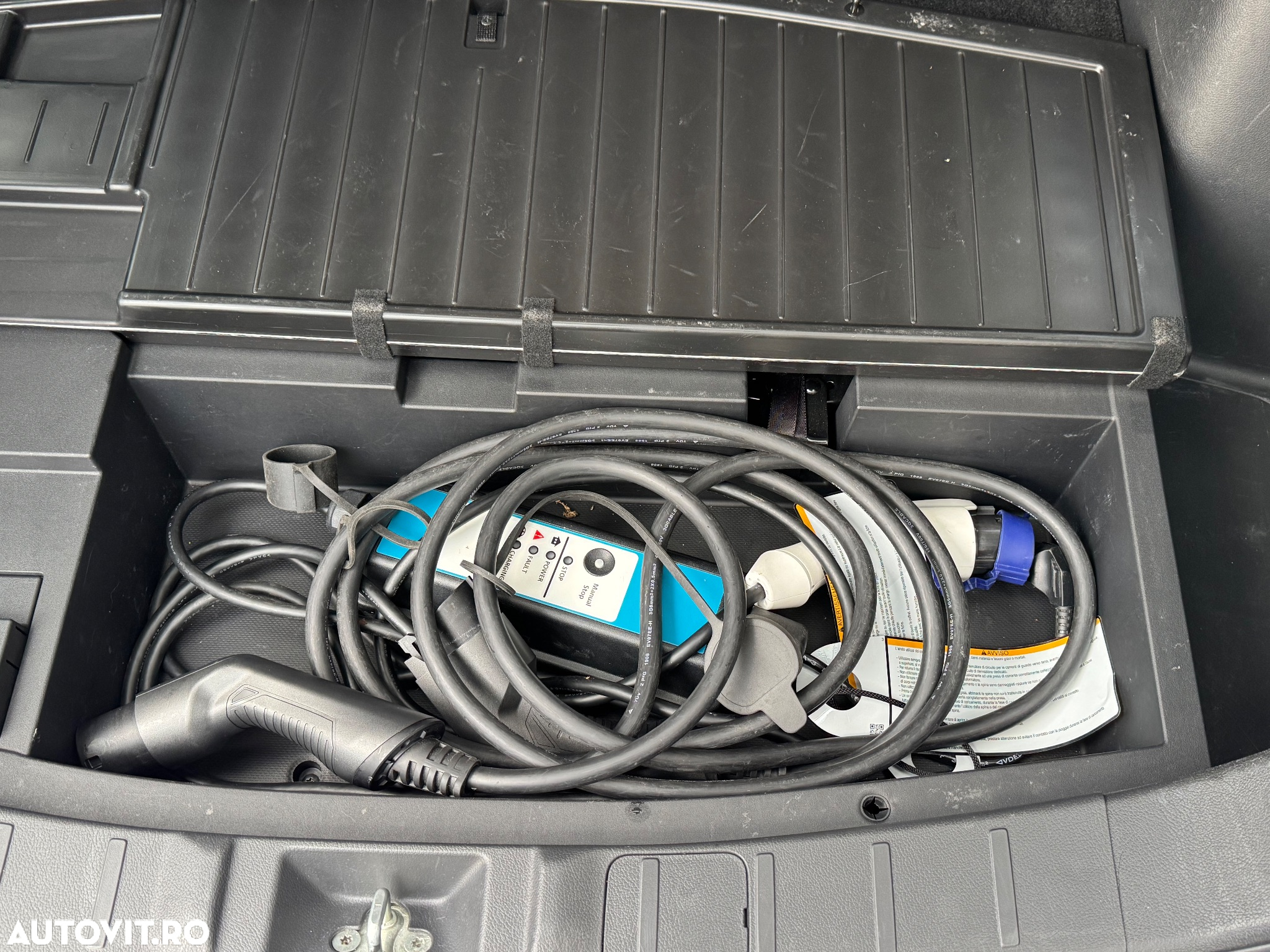 Mitsubishi Outlander 2.4 4WD Plug-In Hybrid Plus - 7