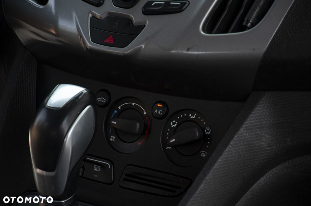 Ford Transit Connect - 18