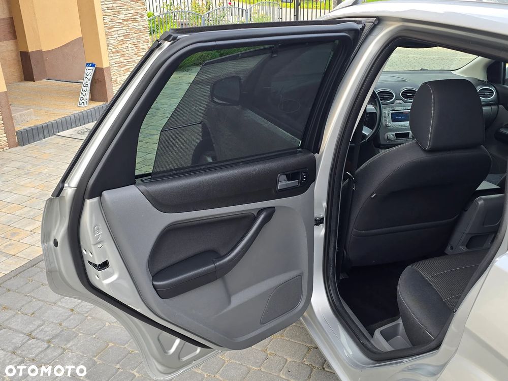 Ford Focus 1.8 Titanium - 19