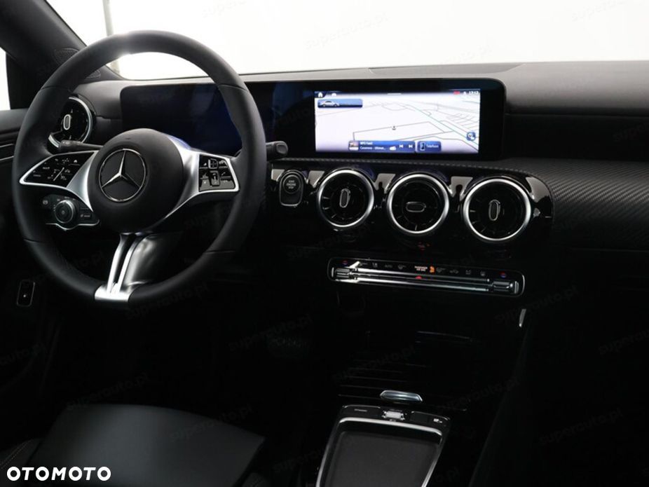 Mercedes-Benz CLA - 11