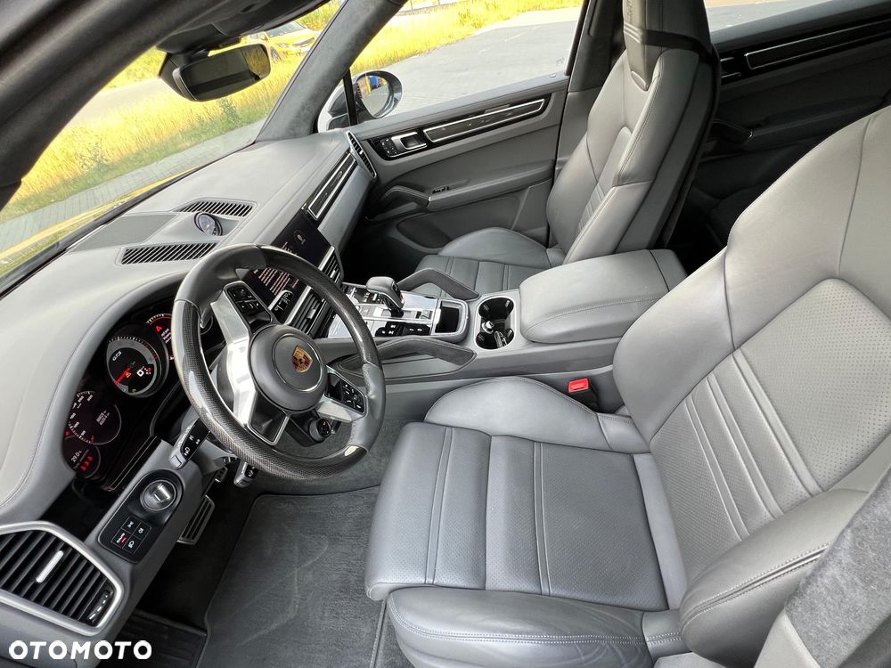 Porsche Cayenne - 12