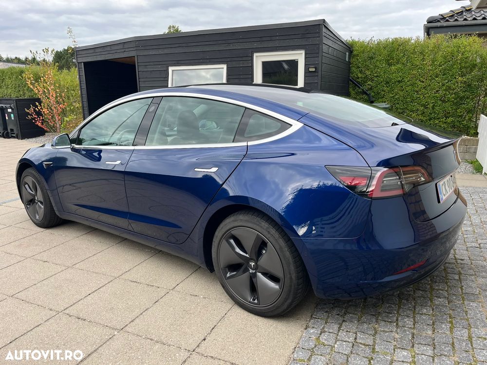 Tesla Model 3 - 6