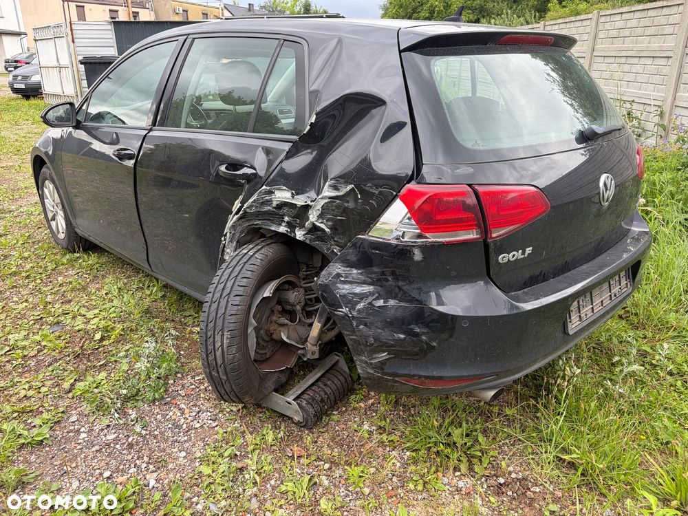 Volkswagen Golf - 25