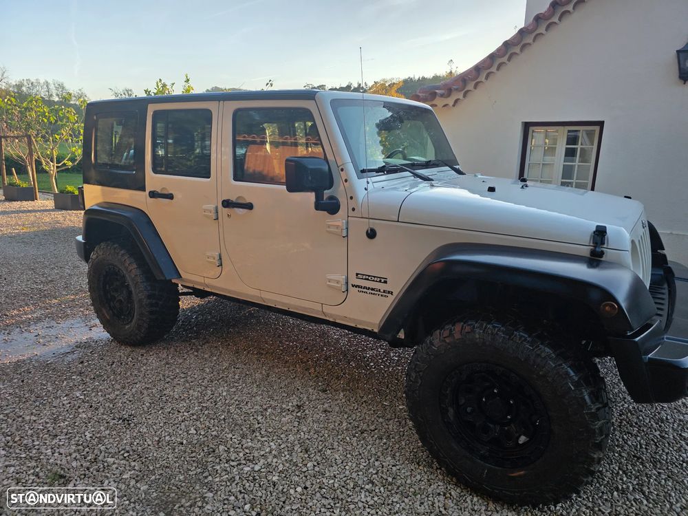 Jeep Wrangler Unlimited - 1