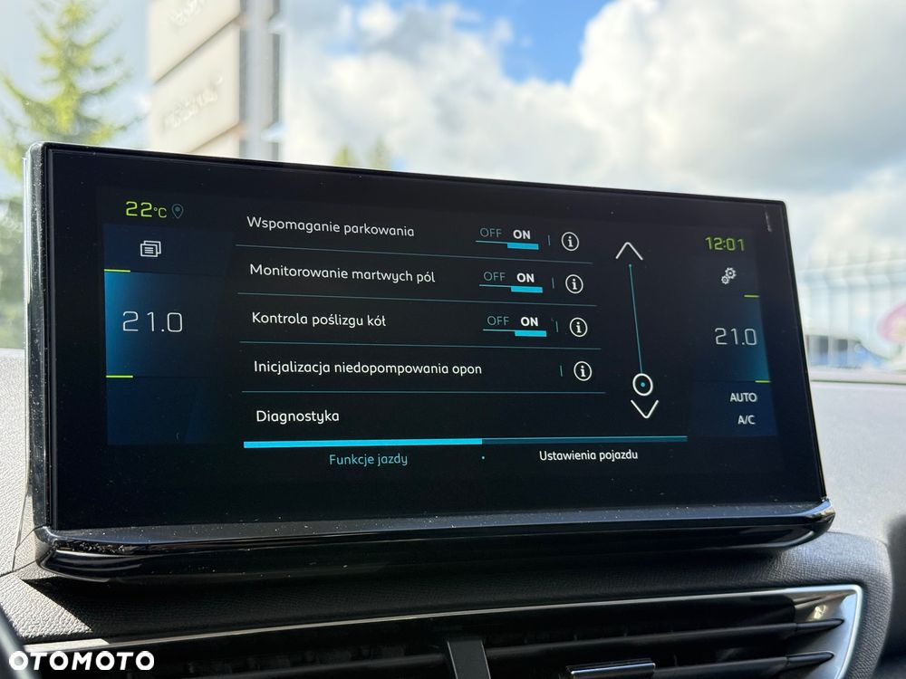 Peugeot 3008 225 e-EAT8 Allure - 22