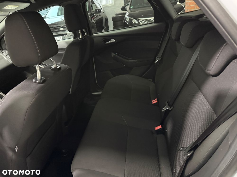 Ford Focus 1.5 TDCi DPF Start-Stopp-System ST-Line - 17