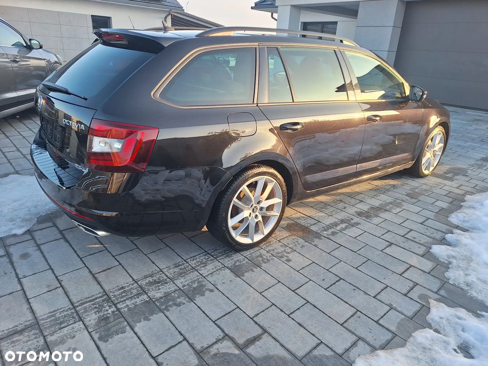 Skoda Octavia 2.0 TDI DSG RS - 5
