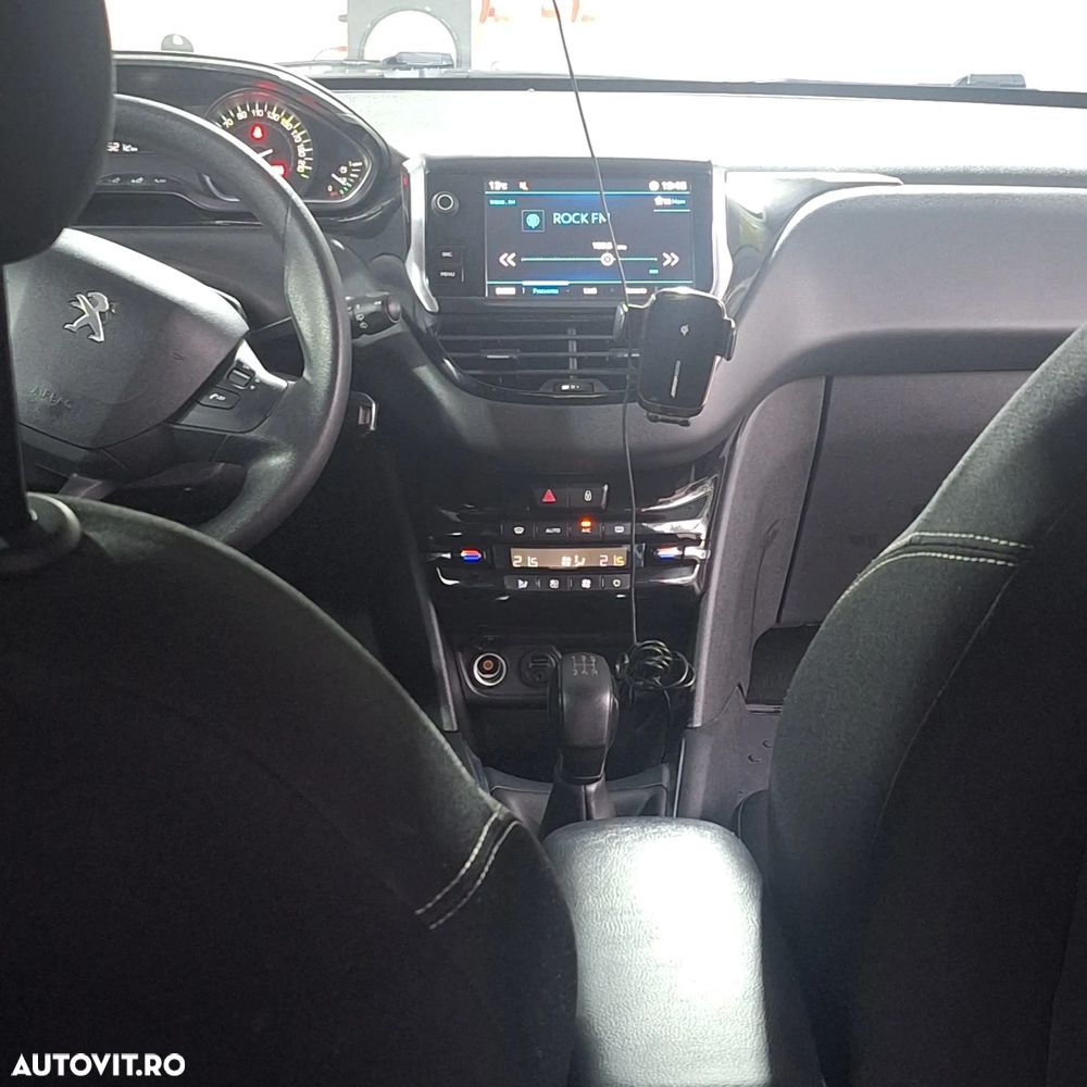 Peugeot 208 1.2 L PureTech Active - 27