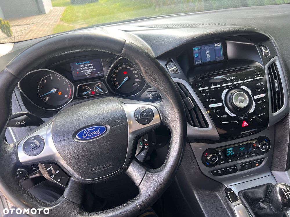 Ford Focus 1.6 Trend - 28