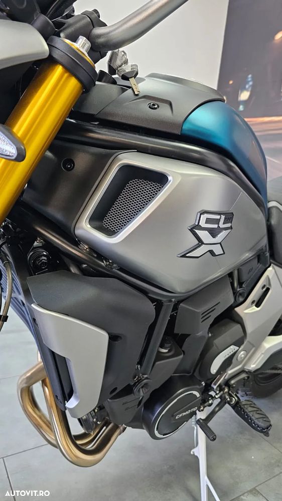 CF Moto 700CL-X Heritage - 7