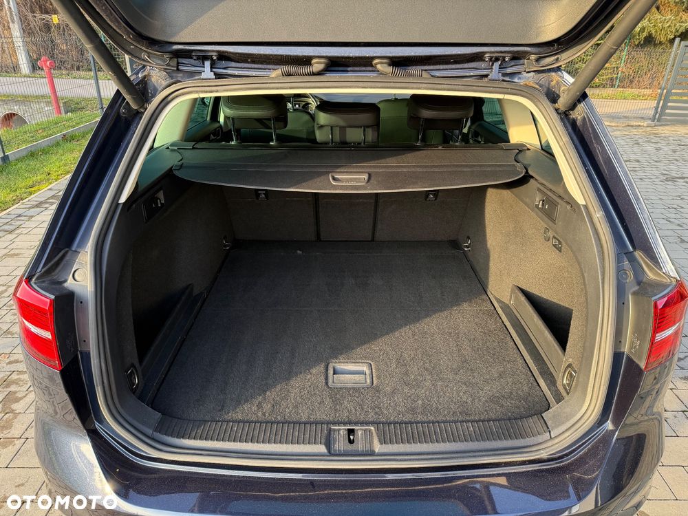 Volkswagen Passat 1.8 TSI BMT Highline - 25