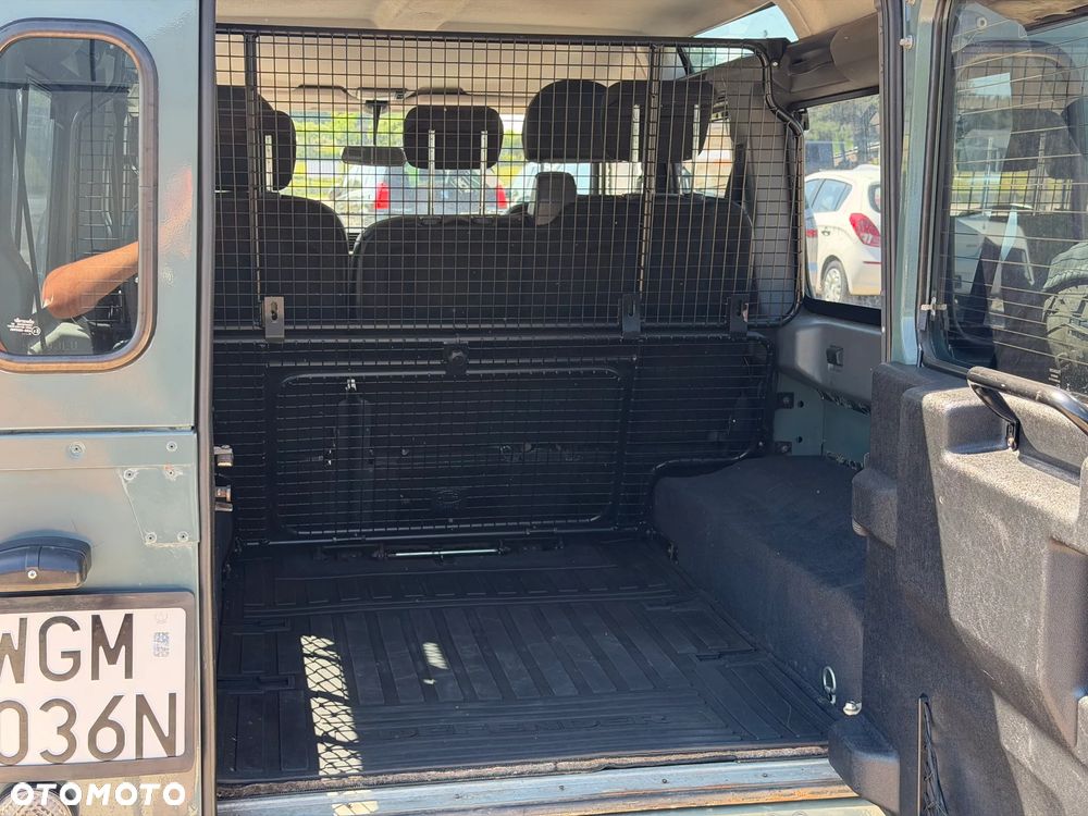 Land Rover Defender 2.4 TD4 S - 28