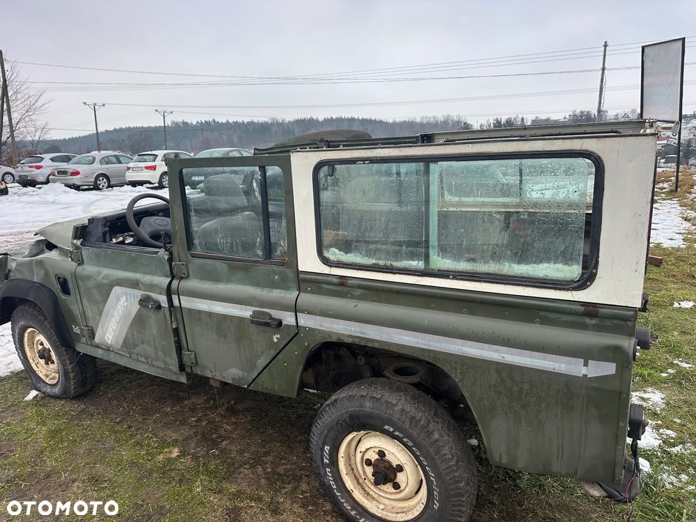 Land Rover Defender - 16