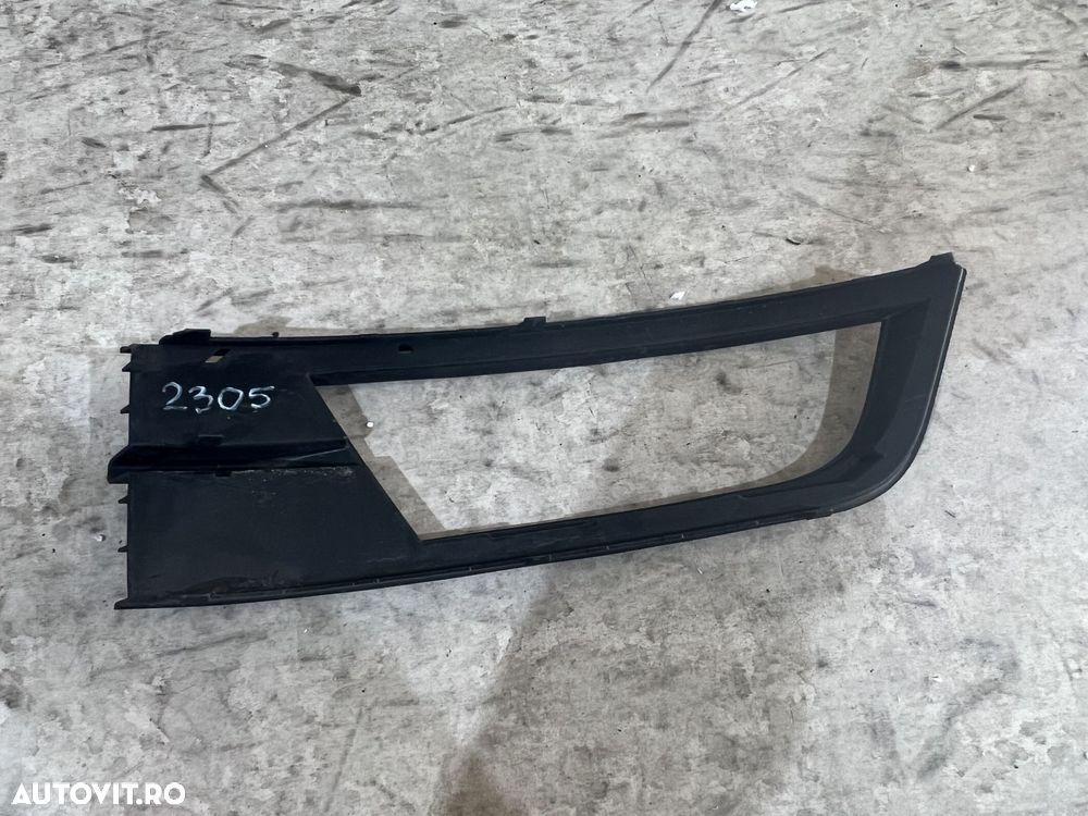 Grila proiector dreapta Skoda Octavia 3, 2013, 2014, 2015, 2016, 2017, cod origine OE 5E0807682. - 5