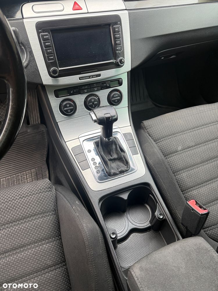 Volkswagen Passat 2.0 TDI DPF Highline DSG - 11