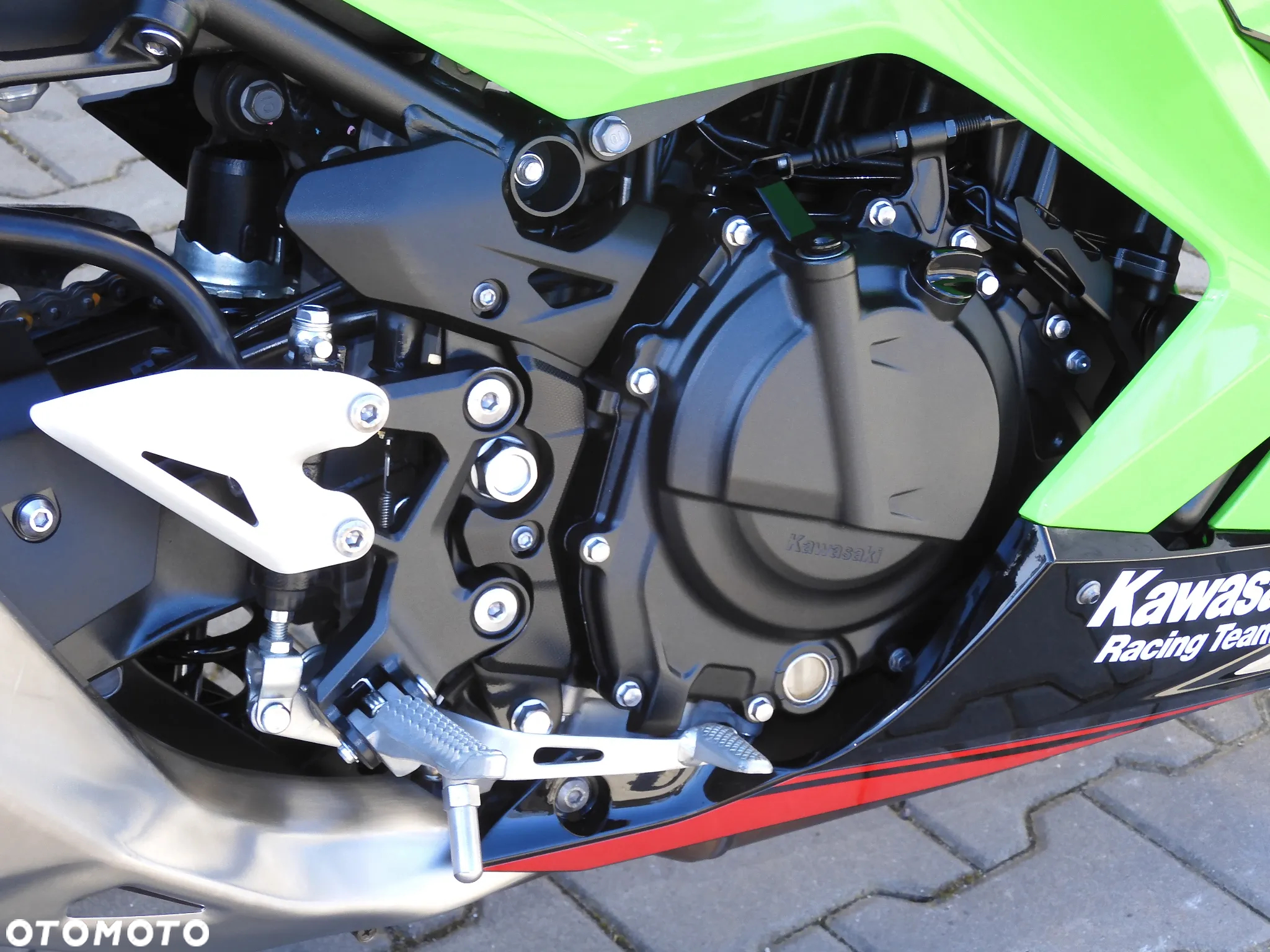Kawasaki Ninja 400 - 8
