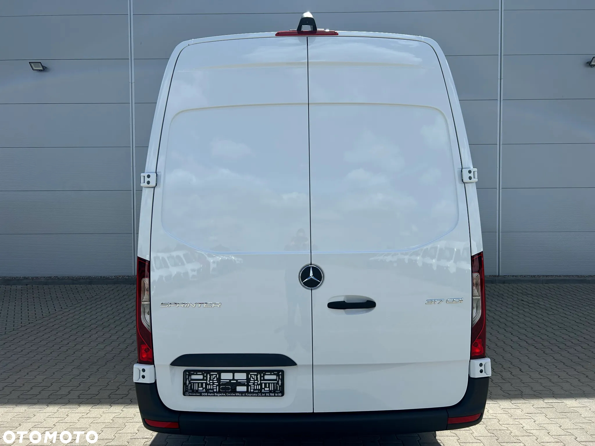 Mercedes-Benz SPRINTER 317 CDI FURGON DŁUGI - 13