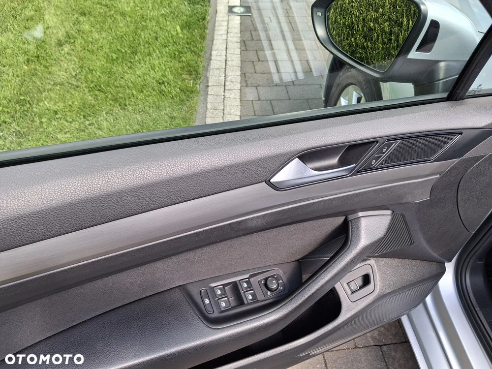 Volkswagen Passat 2.0 TDI EVO Business - 26