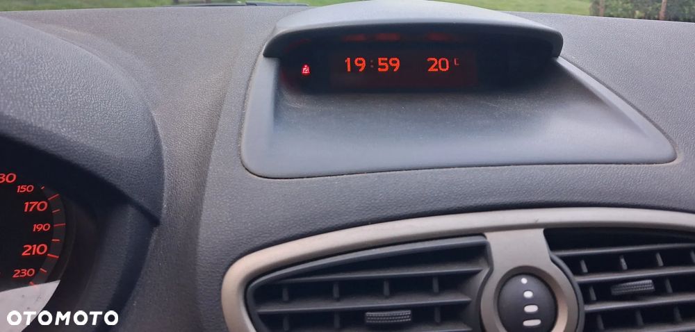 Renault Clio - 18
